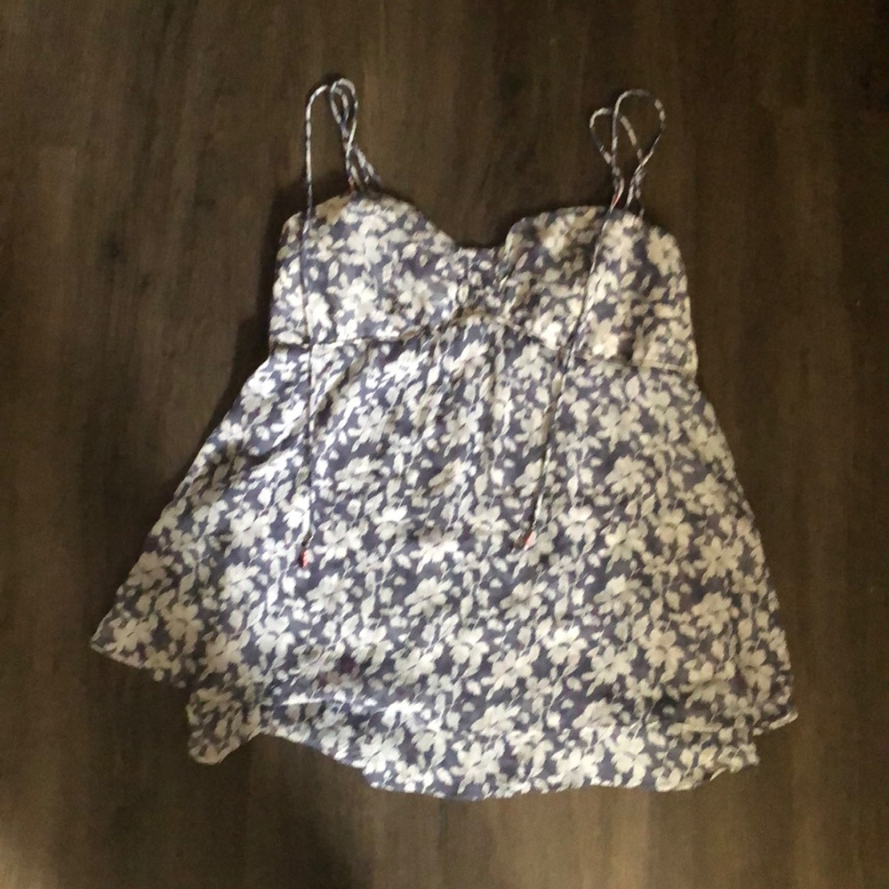 Babydoll style floral top. Bundle 2/20